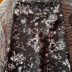 Philosophy Black and White Floral Pencil Skirt